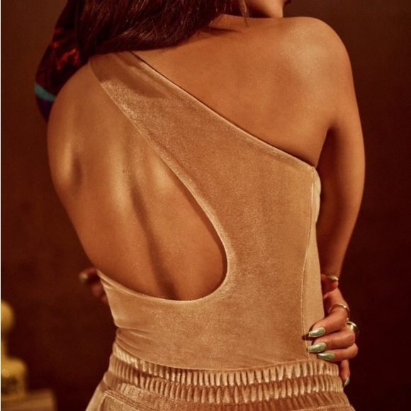 Fabletics Gigi Velour Bodysuit Light Honey - Picture 2 of 7